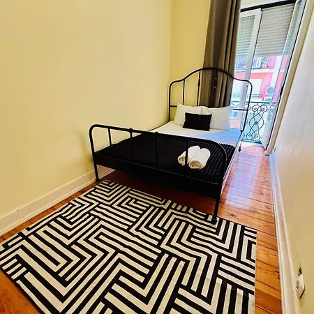 Luxury Rooms In Lisbon City Centre, Brilliant Spot Hostel